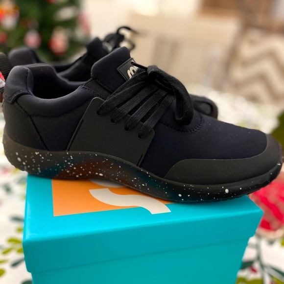 spacecloud work sneaker